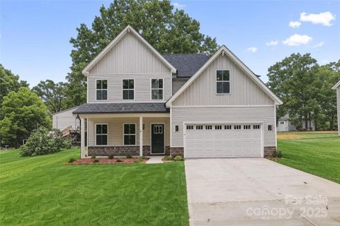 329 Henderson Circle sold home in Harrisburg Park, Harrisburg, NC