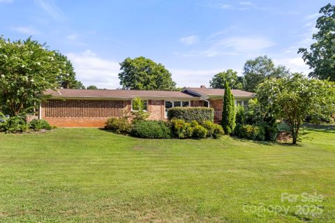 701 Woodside Drive sold home in Linwood, Kings Mountain, NC