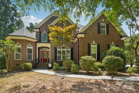 516 Shady Oaks Drive