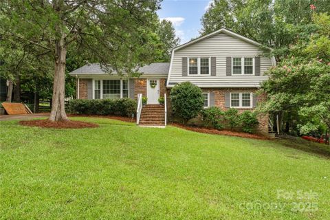 8229 Tifton Road sold home in Innisfree, Charlotte, NC