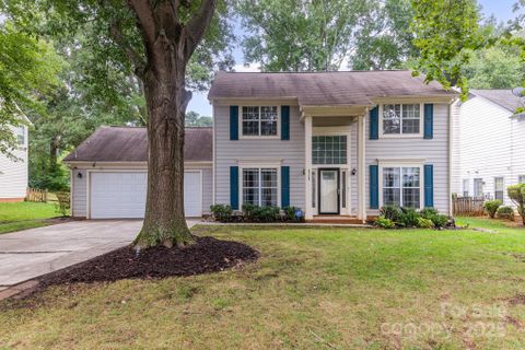 8308 Woodford Bridge Drive sold home in Wedgewood, Charlotte, NC