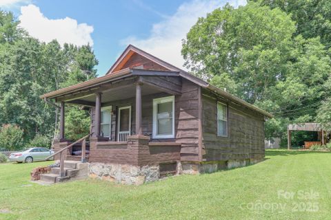 415 E Patterson Street sold home in Osceola Lake Park, Hendersonville, NC