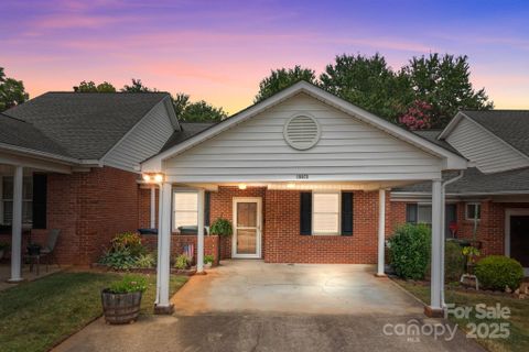19973 Oak Leaf Circle sold home in Twin Oaks, Cornelius, NC