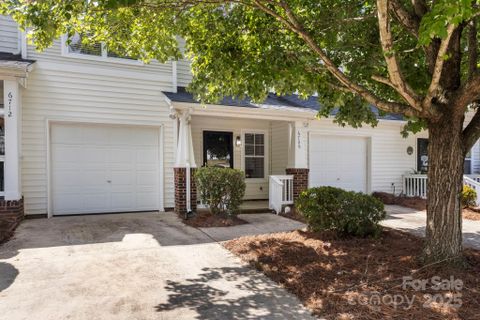 6708 Vlosi Drive sold home in Carmel Heights, Charlotte, NC