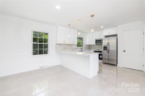 6443 Eaglecrest Road sold home in Cedars East, Charlotte, NC