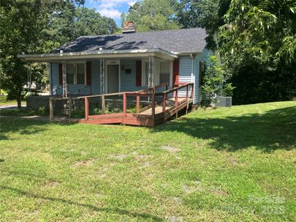 1105 E Main Street