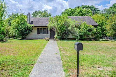 1901 Ranchwood Drive sold home in Yorkwood, Charlotte, NC