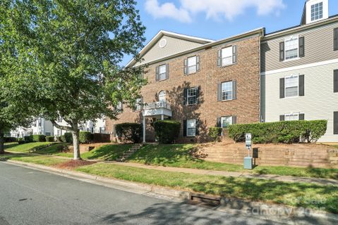 1068 Plaza Walk Drive