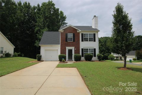 7853 Sullivans Trace Drive sold home in Sullivans Trace, Charlotte, NC