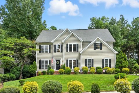 7929 Harrington Woods Road sold home in Harrington Woods, Charlotte, NC
