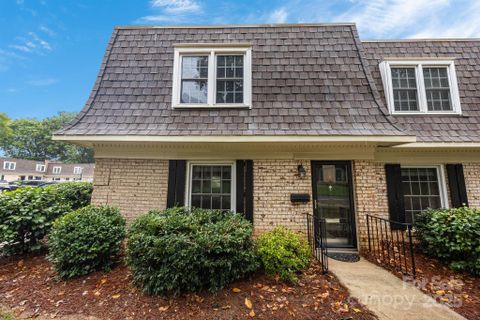 1700 Roxborough Road