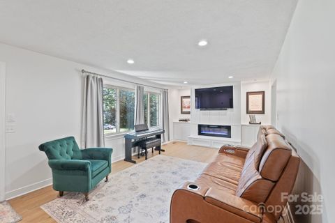 5703 Valley Field Road sold home in Homestead, Hickory, NC