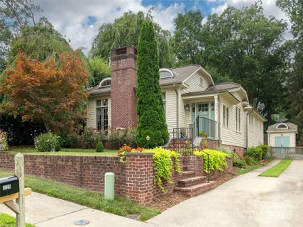 1721 Clairmont Drive sold home in Druid Hills, Hendersonville, NC