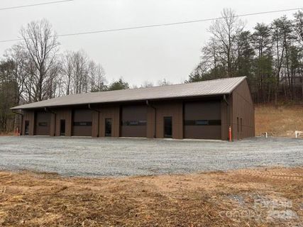 1829 Blowing Rock Boulevard