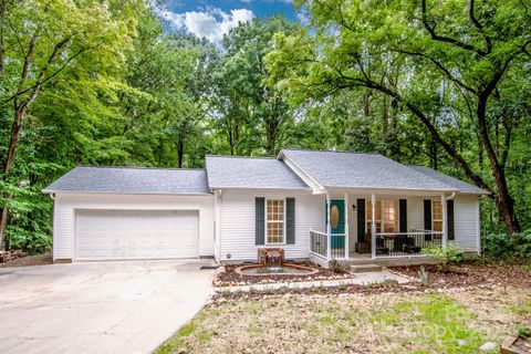 153 Cliffview Lane sold home in Oakbrook, Mooresville, NC
