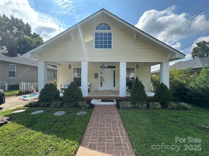 47 Douglas Avenue sold home in Aurora Highlands, Concord, NC