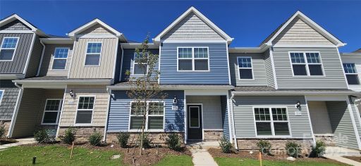 1318 Principal Featherstone Avenue pending home in Rhyne Court, Gastonia, NC