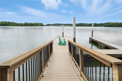 208 Woodwinds Drive