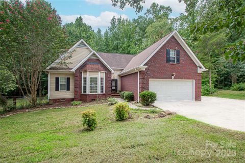 8205 Poplar Grove Circle sold home in Hermitage Place, Waxhaw, NC