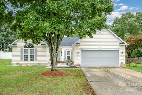 565 Viking Place sold home in Willow Bend, Concord, NC