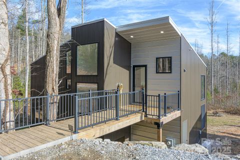 75 South Fork Trail sold home in Whisper Hills, Lake Toxaway, NC