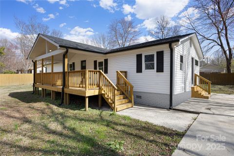 5015 Forestmont Drive sold home in Eastwood Forest, Matthews, NC