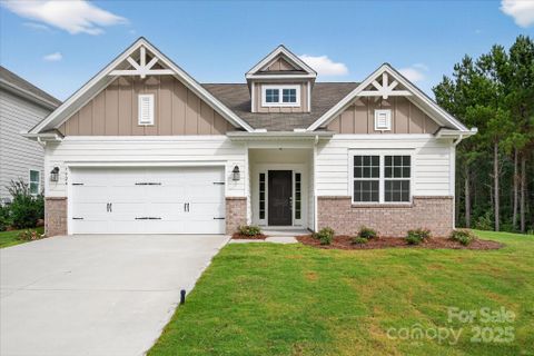 7926 Rolling Wheels Road sold home in Kennington, Charlotte, NC
