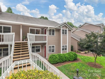 13 Timberlake Drive sold home in The Villages Of Laurel Creek, Asheville, NC