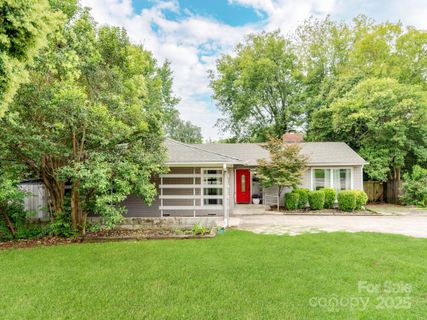 842 E Woodlawn Road