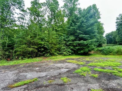 Lot 6 Azalea Way active home in Little Warrior Mtn Estates, Saluda, NC