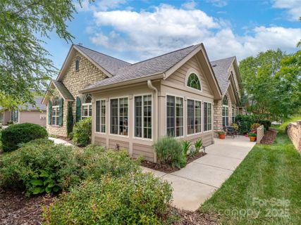 32 Mountain Meadow Circle sold home in Hamburg Crossing, Weaverville, NC