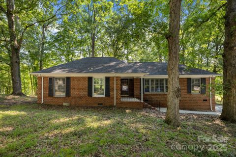 11819 Lansbury Court sold home in Wood Creek Plantation, Charlotte, NC
