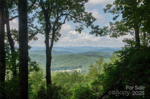 15 Rambling Creek Road sold home in Bear Rock Mtn Estates, Hendersonville, NC