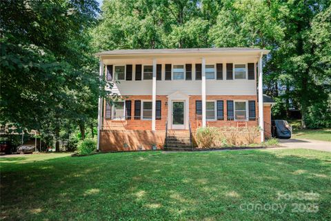 427 Willow Road active home in Westcliffe, Salisbury, NC