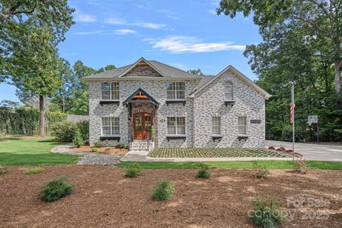 125 Woodstream Circle sold home in Norman Woods, Mooresville, NC