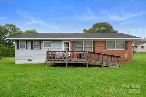 940 W End Road