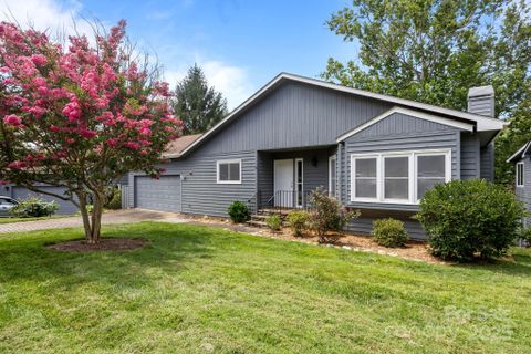34 Larkspur Court sold home in Hawthorne, Asheville, NC