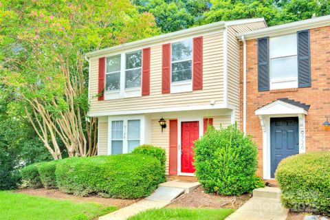 9728 Old Gate Drive sold home in Pheasant Knoll, Matthews, NC
