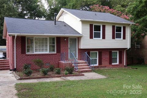 6727 Cedar Springs Road sold home in Cedars East, Charlotte, NC
