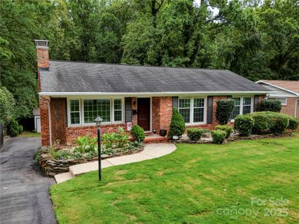 1527 Burnley Road pending home in Starmount, Charlotte, NC