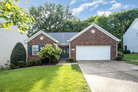11334 Breezehill Lane sold home in The Village At Brierfield, Charlotte, NC