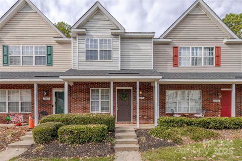 1809 Birch Heights Court sold home in University Heights, Charlotte, NC