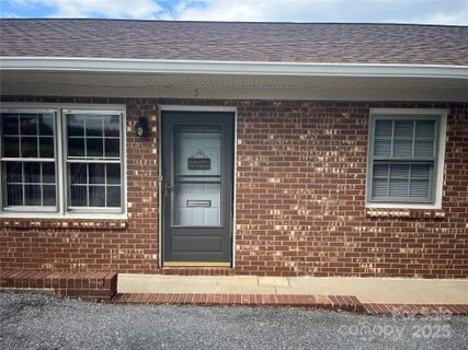 525 12th Street sold home in Grandview Terrace, Hickory, NC