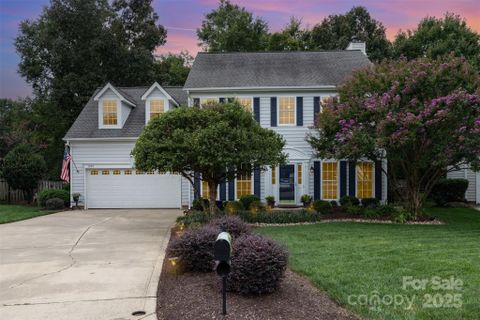 1390 Lloyd Place sold home in Sheffield Manor, Concord, NC
