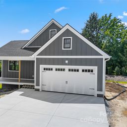 30 Olde Oak Court