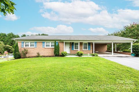2541 Raintree Street sold home in Raintree, Connelly Springs, NC