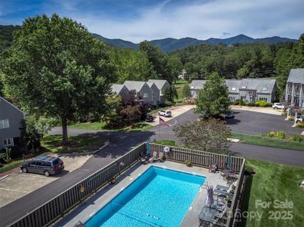 3b Lynx Drive