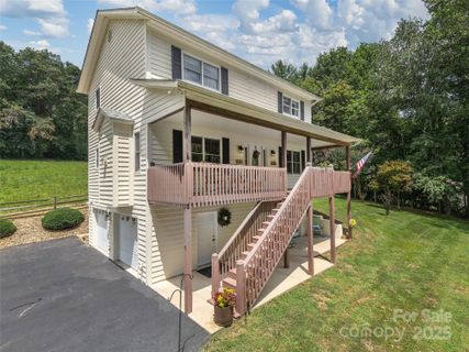 17 Meadow Brook Drive