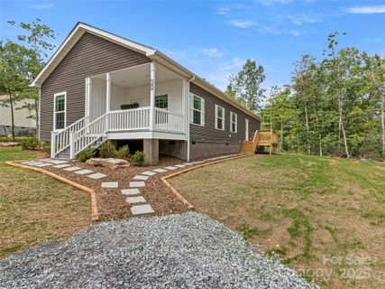 15 Eagle Drive sold home in Gilliam Woods, Hendersonville, NC