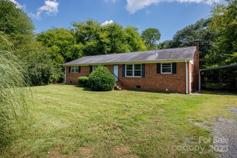 1729 Fieldcrest Circle sold home in Oakwood Acres, Rock Hill, SC